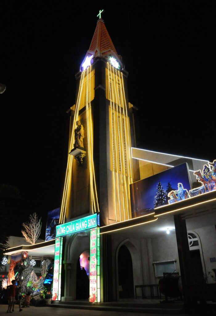 Nhà thờ Vinh Phú Phan thiết